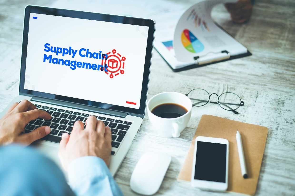 How to select best supply chain management software.